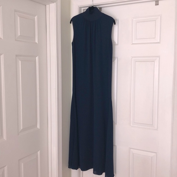 Theory Dress - Picture 2 of 3